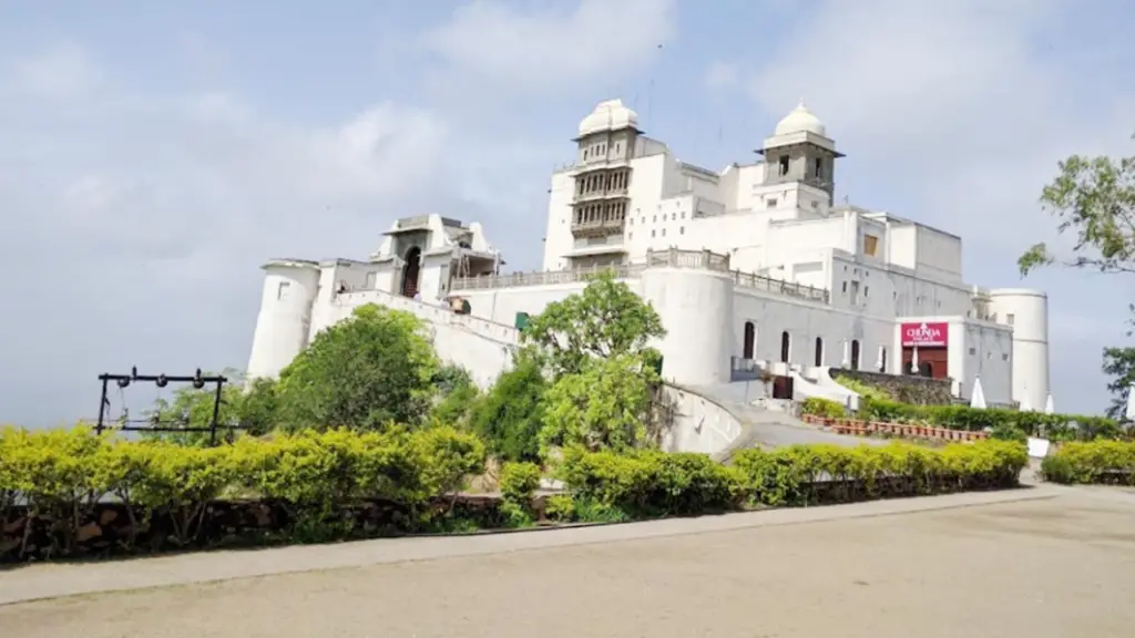 10 Unique Places to Visit in Udaipur