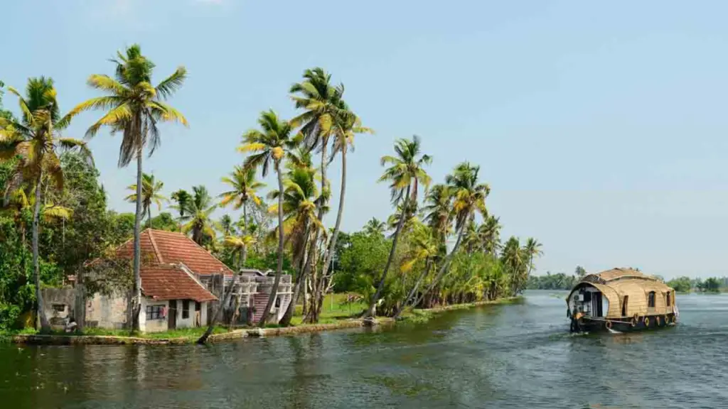 10 Best South India Tourist Places For Your Memorable Vacation 