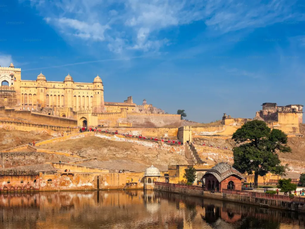 Amber Fort Jaipur: Timings, Entry Fee, and Must-See Attractions